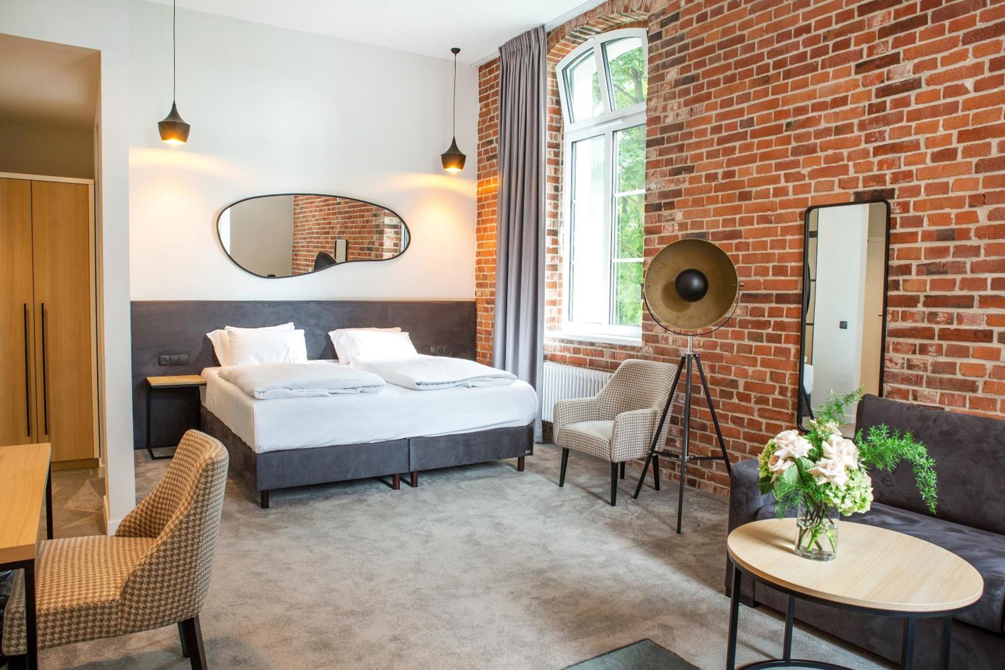 Hotel Hugo Business & Spa Kędzierzyn-Koźle Екстериор снимка